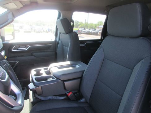 New 2026 GMC Sierra 3500 SLE w/ SLE Value Package AWD/4WD image 13