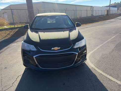 Used 2020 Chevrolet Sonic LT image 2