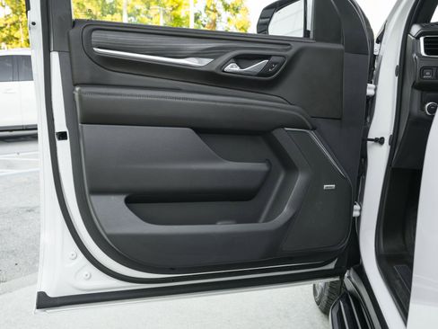 Used 2024 GMC Yukon XL Denali image 31