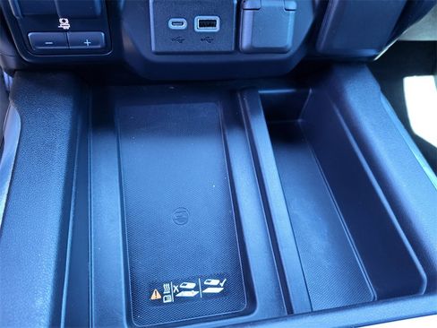 Used 2019 GMC Sierra 1500 AT4 w/ Off Road Performance Package image 30