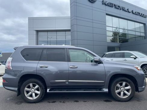 Used 2017 Lexus GX 460 w/ Navigation Package AWD/4WD image 3