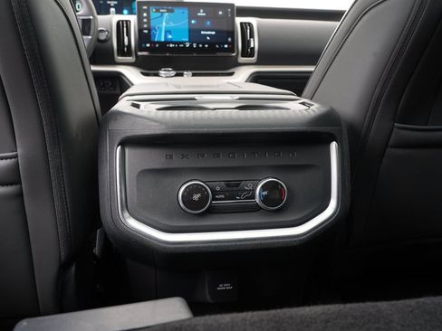 Used 2025 Ford Expedition Active AWD/4WD image 27