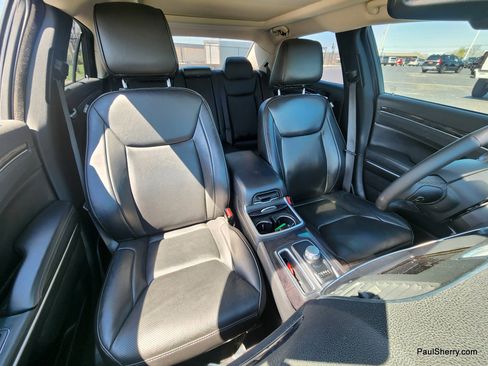 Used 2023 Chrysler 300 Touring L w/ Popular Equipment Group AWD/4WD image 31
