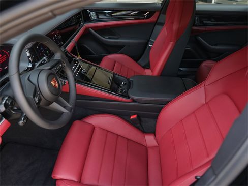 New 2025 Porsche Panamera 4 image 17