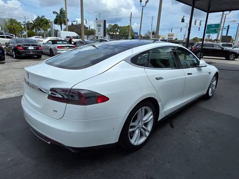 Used 2014 Tesla Model S 85 image 6