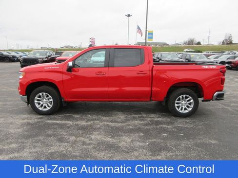 Certified 2025 Chevrolet Silverado 1500 LT image 2