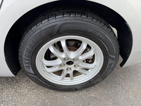 Used 2017 Toyota Prius Two image 57