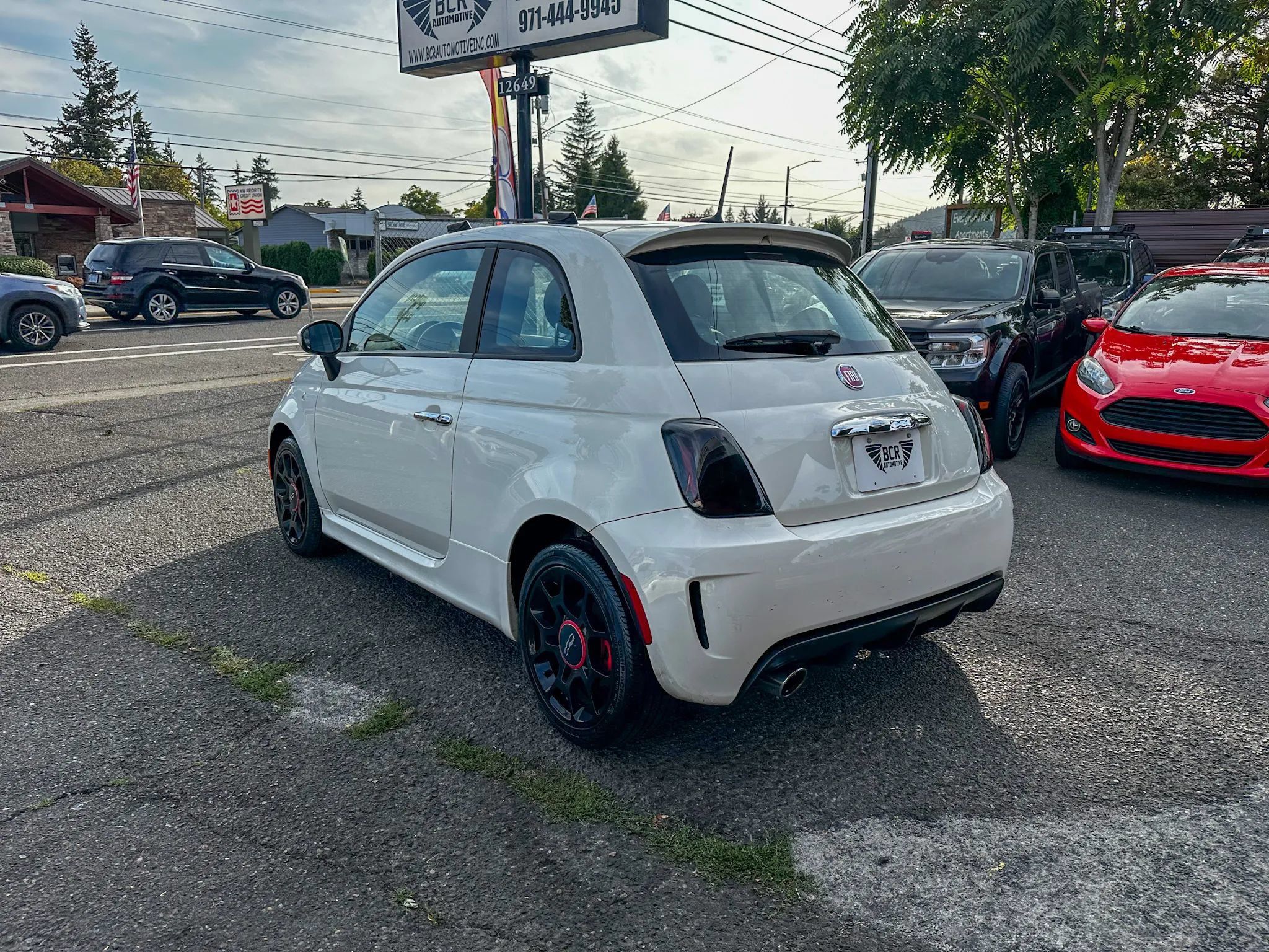 Used 2013 FIAT 500 Turbo w/ Beats Audio Pkg FWD image 2
