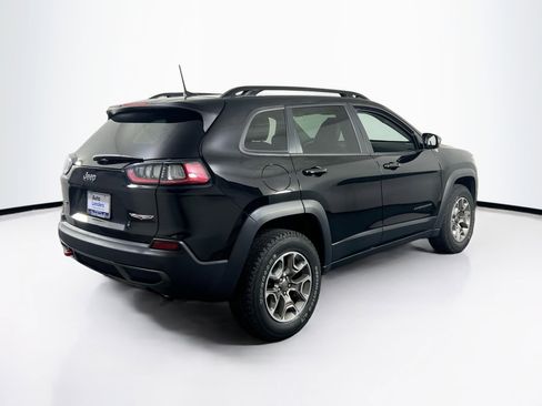 Used 2022 Jeep Cherokee Trailhawk image 5