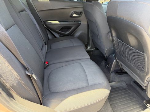 Used 2018 Chevrolet Trax LT FWD image 13