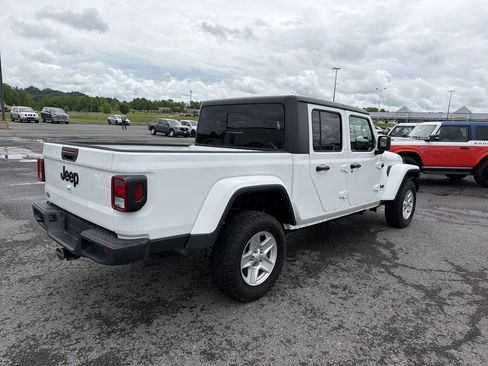 Used 2023 Jeep Gladiator Sport AWD/4WD image 4