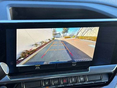 Used 2025 Chevrolet Silverado 2500 LT w/ Convenience Package image 27