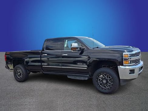Used 2019 Chevrolet Silverado 3500 LTZ w/ Duramax Plus Package AWD/4WD image 3