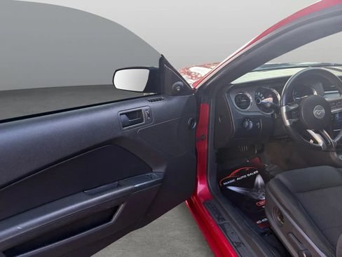 Used 2013 Ford Mustang Coupe RWD image 11