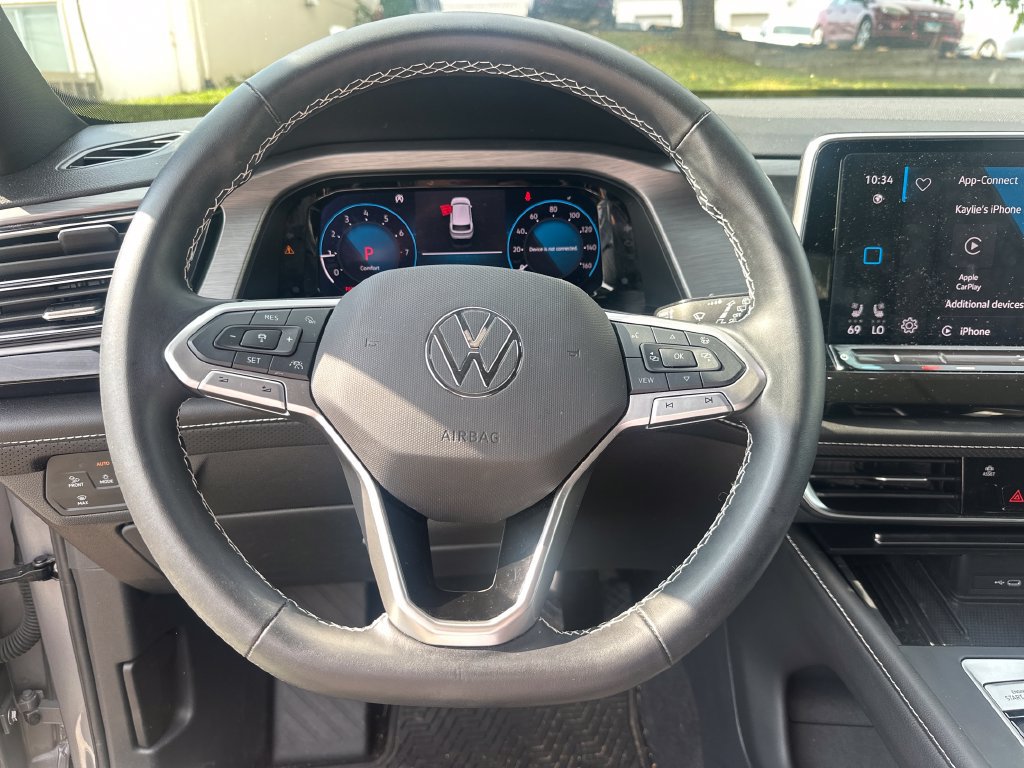 Used 2025 Volkswagen Atlas Cross Sport SE AWD/4WD image 13