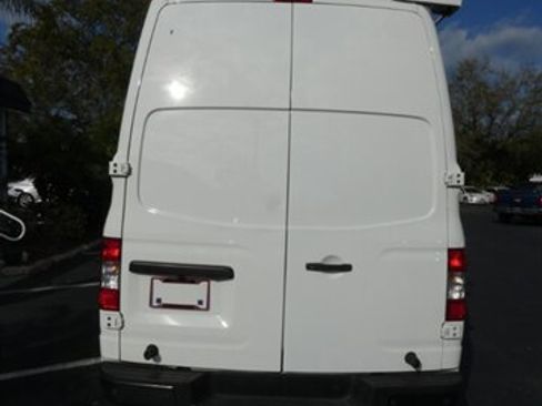 Used 2021 Nissan NV 3500 SV image 11