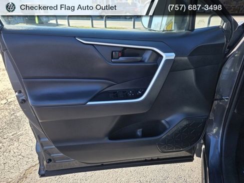 Used 2021 Toyota RAV4 LE image 20