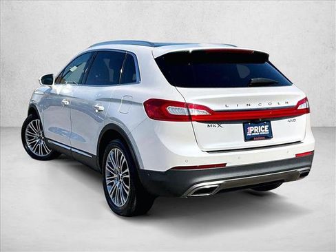 Used 2018 Lincoln MKX Reserve w/ Driver Assistance Package AWD/4WD image 12