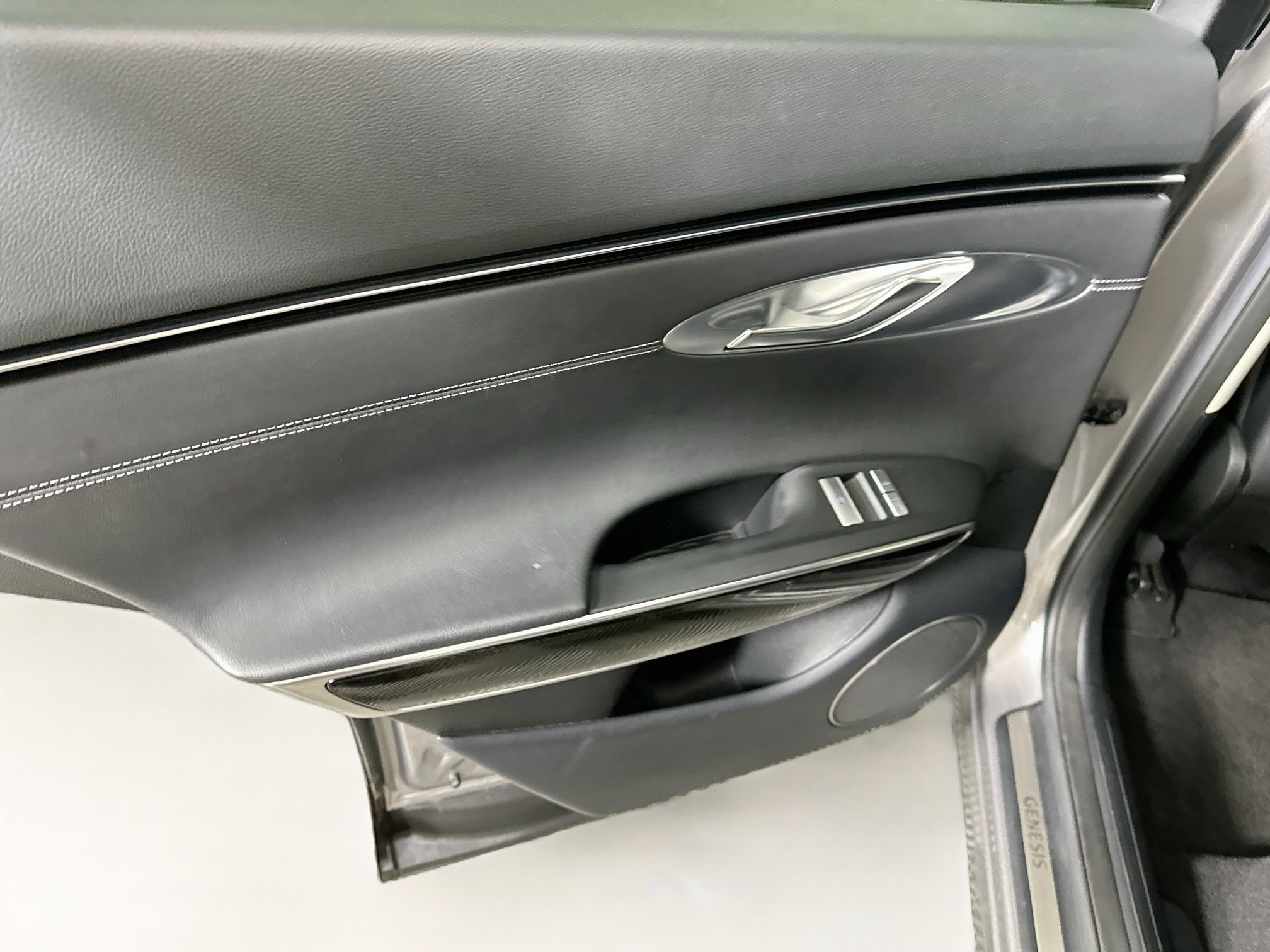 Used 2025 Genesis GV70 2.5T AWD/4WD image 26