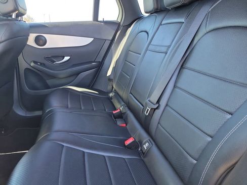 Used 2021 Mercedes-Benz GLC 300 4MATIC image 11