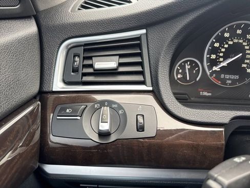 Used 2013 BMW 550i Gran Turismo image 26