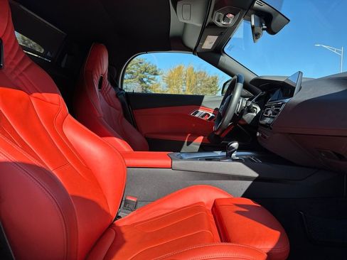 Used 2022 BMW Z4 M40i w/ Premium Package image 23