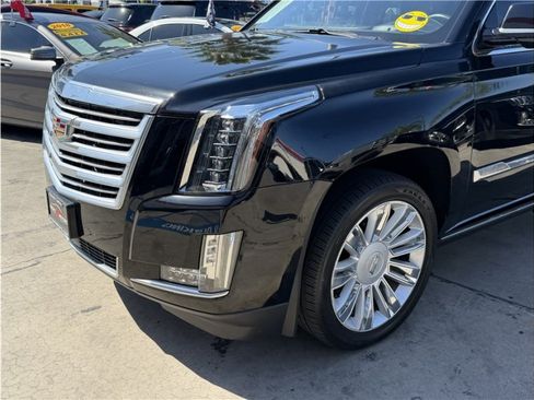 Used 2016 Cadillac Escalade Platinum AWD/4WD image 11