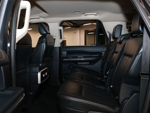 Used 2024 Ford Expedition Max XLT image 12