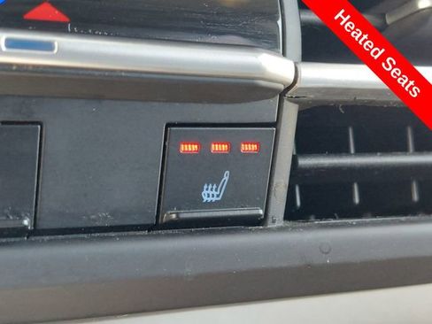 Used 2024 Toyota Sienna XLE w/ XLE Plus Package AWD/4WD image 16