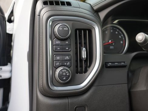 Used 2021 Chevrolet Silverado 1500 High Country w/ Technology Package image 18