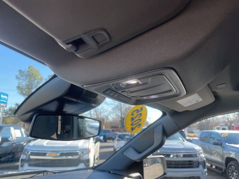 Used 2025 Chevrolet Silverado 1500 LT image 23