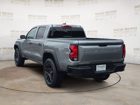 Used 2024 Chevrolet Colorado Trail Boss w/ Technology Package AWD/4WD image 3