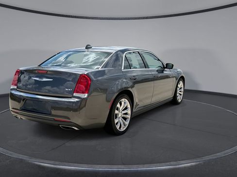Used 2019 Chrysler 300 Touring L w/ Quick Order Package 22F RWD image 11