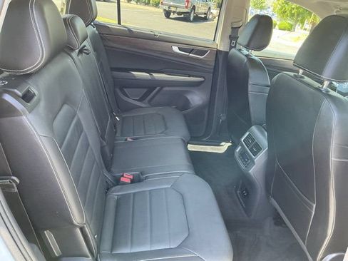 Used 2024 Volkswagen Atlas SEL AWD/4WD image 22