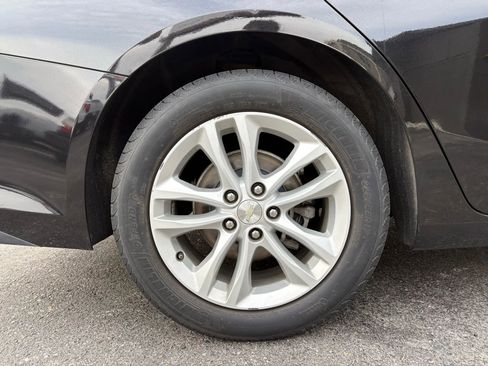 Used 2016 Chevrolet Malibu LT image 21