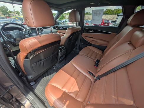 Used 2019 Kia Sorento SX FWD image 32