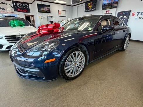 Used 2018 Porsche Panamera 4 AWD/4WD image 5
