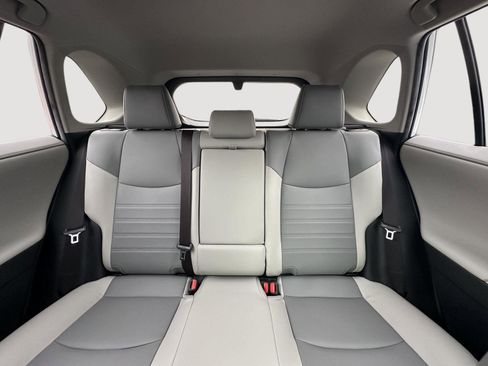 Used 2020 Toyota RAV4 Limited image 13