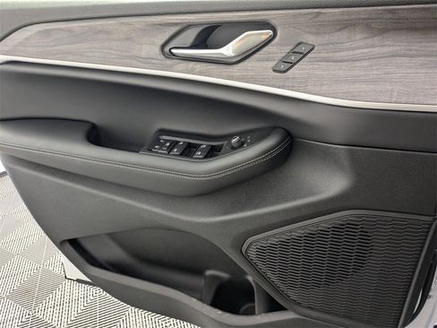 New 2025 Jeep Grand Cherokee Limited image 5