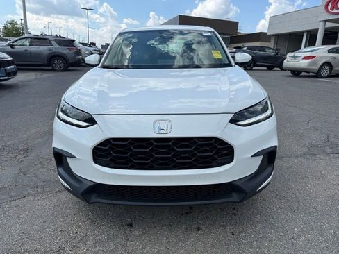 Used 2023 Honda HR-V LX image 2