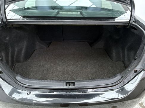 Used 2017 Toyota Corolla LE image 39