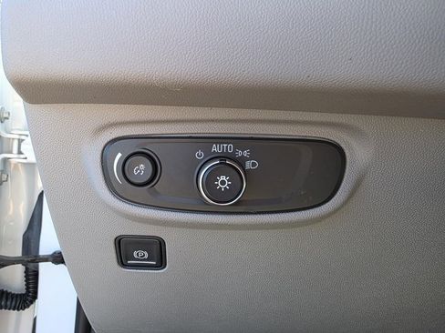 Used 2023 GMC Terrain SLE w/ Driver Convenience Package FWD image 13