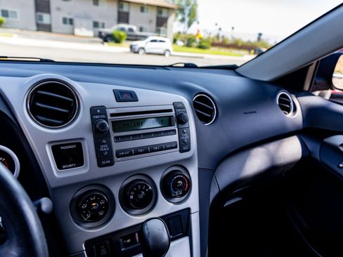 Used 2010 Toyota Matrix S w/ All Weather Guard Pkg FWD image 17
