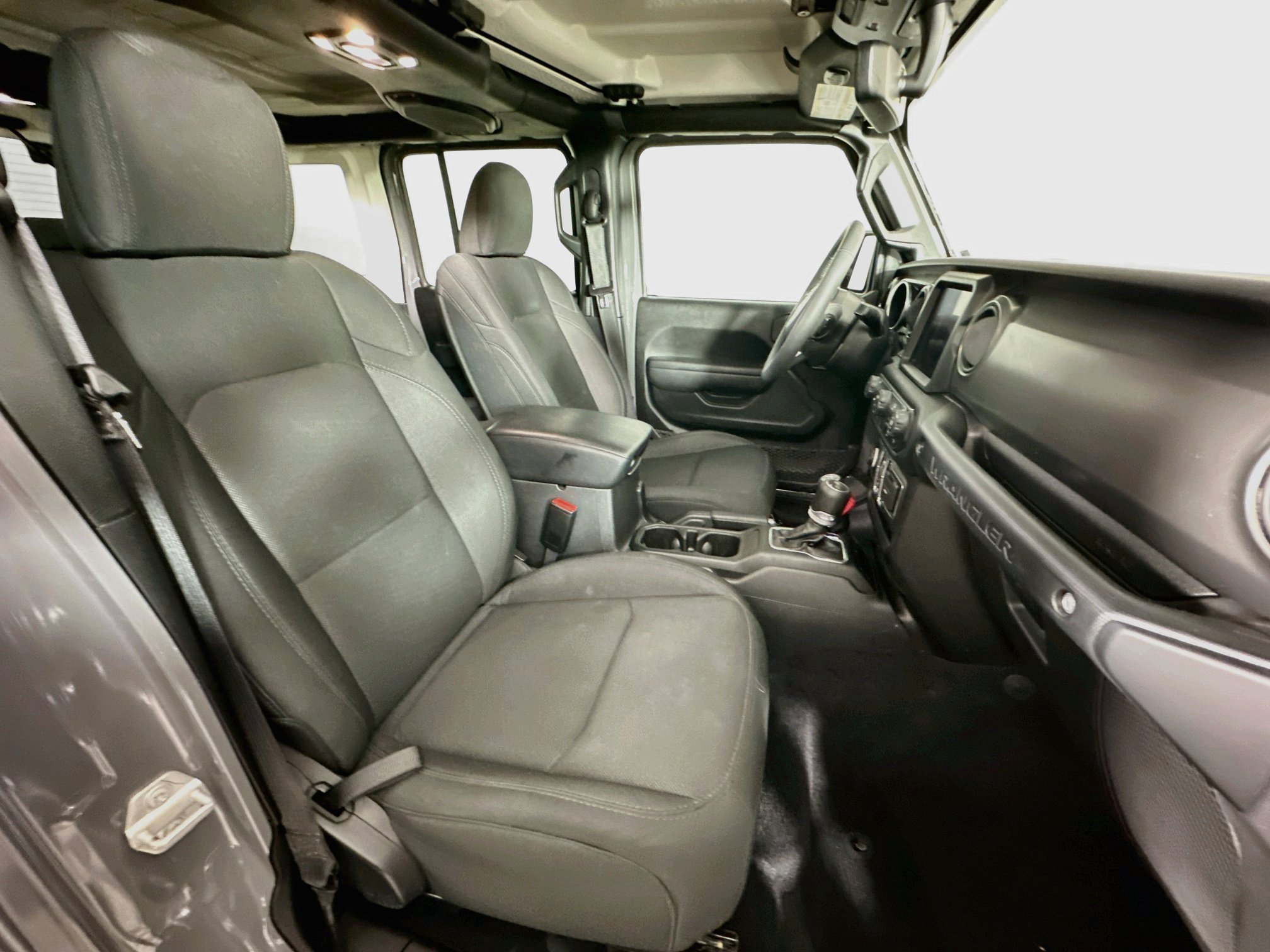 Used 2023 Jeep Wrangler Unlimited w/ Cold Weather Group AWD/4WD image 29