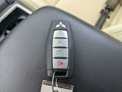 Used 2024 Mitsubishi Outlander SE FWD image 32