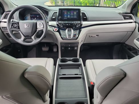 Used 2024 Honda Odyssey Touring image 14