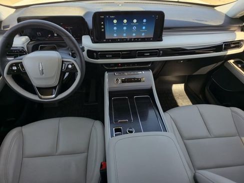 Used 2026 Lincoln Aviator 2WD image 11
