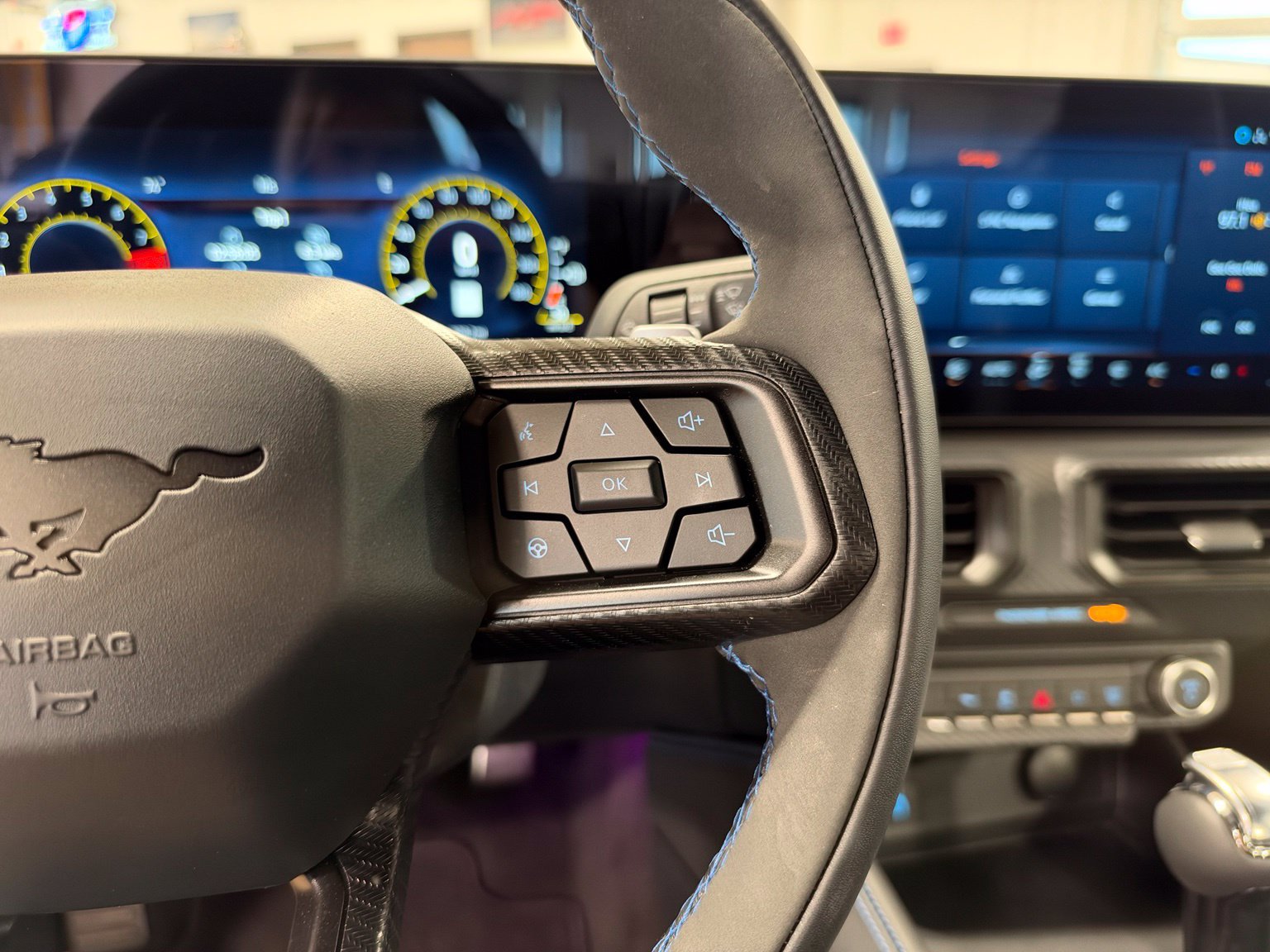 Used 2025 Ford Mustang Dark Horse RWD image 22