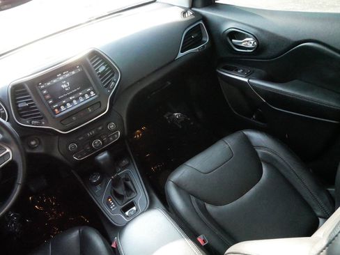 Used 2021 Jeep Cherokee Latitude Lux w/ Comfort/Convenience Group image 11