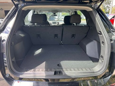 Used 2023 Chevrolet Equinox LS image 9